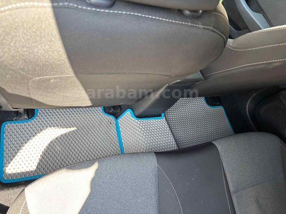 Askeri Personelden Clio 1.0 TCe Evolution 2024 Model  45.xxx km Gri (Gümüş)