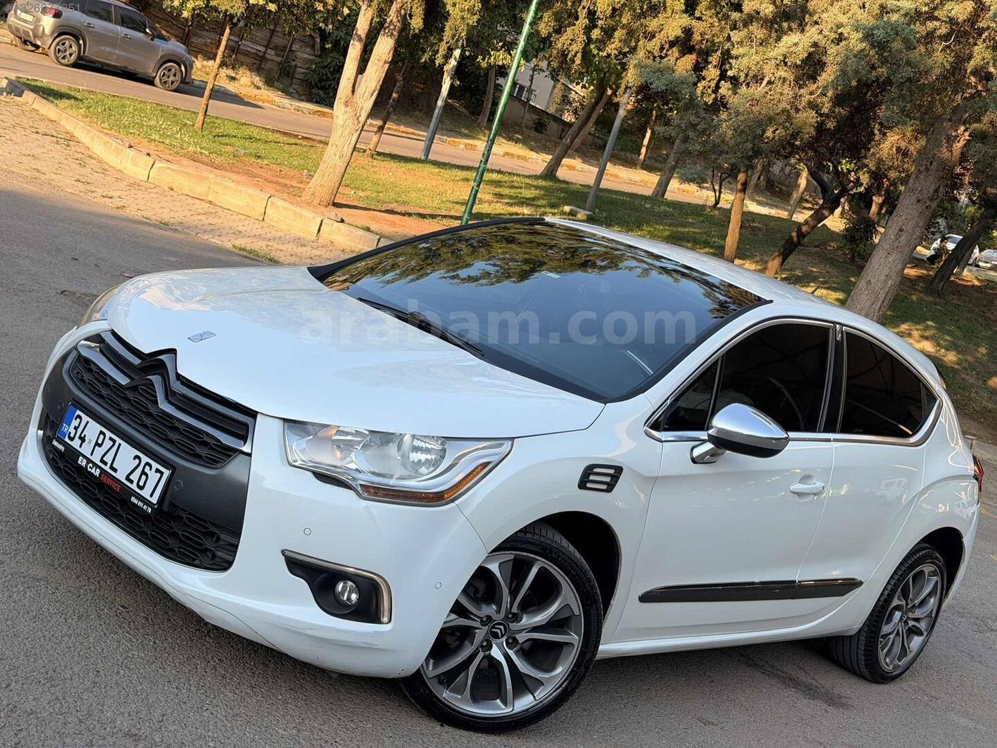 Galeriden DS Automobiles DS4 1.6 e-HDi D-Sport 2012 Model İstanbul 209.000 km Beyaz 2