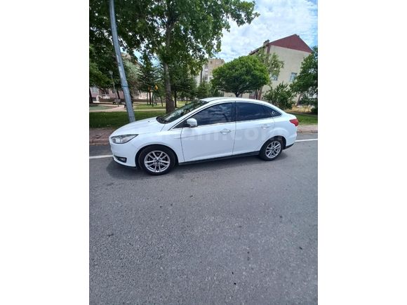 Sahibinden Ford Focus 1.6 TDCi Trend X 2016 Model Araç  Sağ ön çamurluk değişen sağ ön kapı boyalı Araç KAYSERİ DE