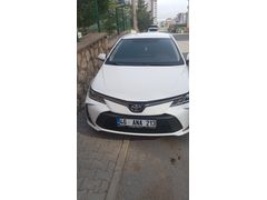 OTOMATİK TOYOTA COROLLA 1.5 DREAM 125 HP BEYAZ