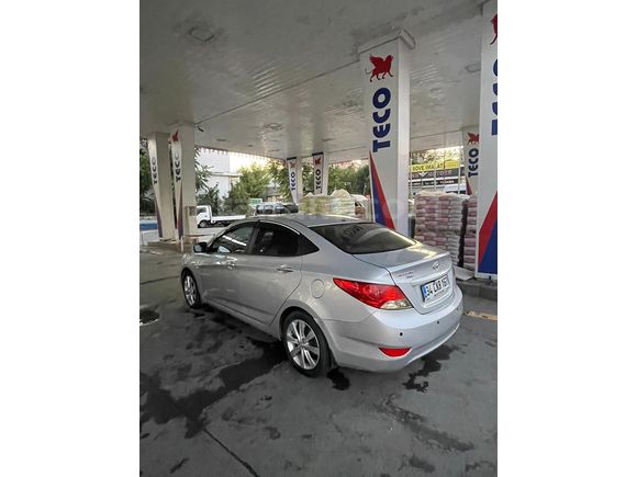 Sahibinden Hyundai Accent Blue 1.6 CRDI Mode Plus 2013 Model 