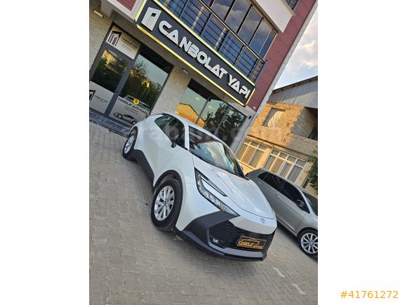 2024 MODEL TOYOTA C-HR 18.000 KM HATASIZ-GARANTİ DEVAM
