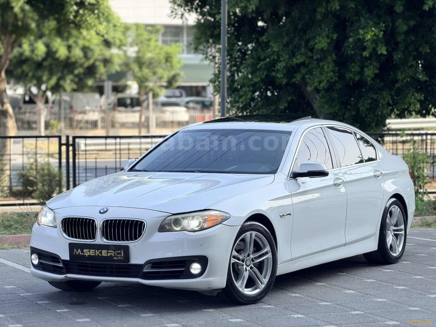 Galeriden BMW 5 Serisi 520d M Sport 2014 Model Mersin 280.000 km Beyaz 2