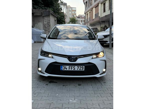 Öğretmenden  temiz aile arabası. Toyota Corolla 1.8 Hybrid 