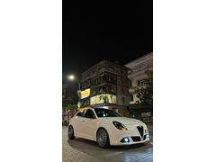 SAHİBİNDEN GİULİETTA 170BG CAM TAVAN+ KIRMIZI DERİ KOLTUK
