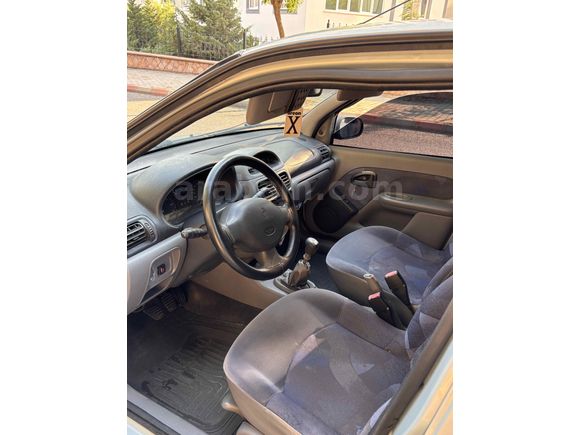 Sahibinden Renault Clio 1.4 RTA 2000 Model 