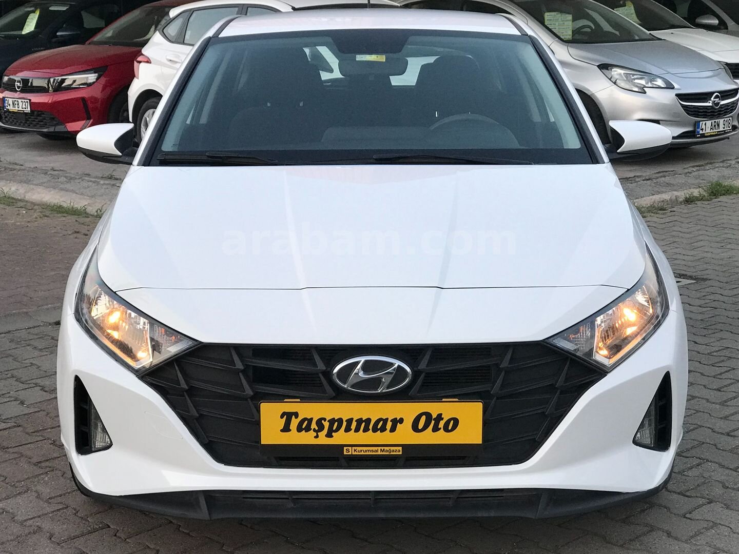 Galeriden Hyundai i20 1.4 MPI Jump 2022 Model Kocaeli 117.000 km Beyaz 3