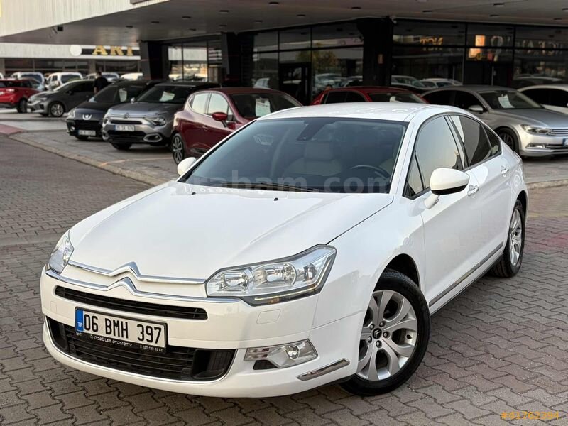 Galeriden Citroen C5 1.6 e-HDi Confort 2015 Model Kocaeli 220.000 km Beyaz
