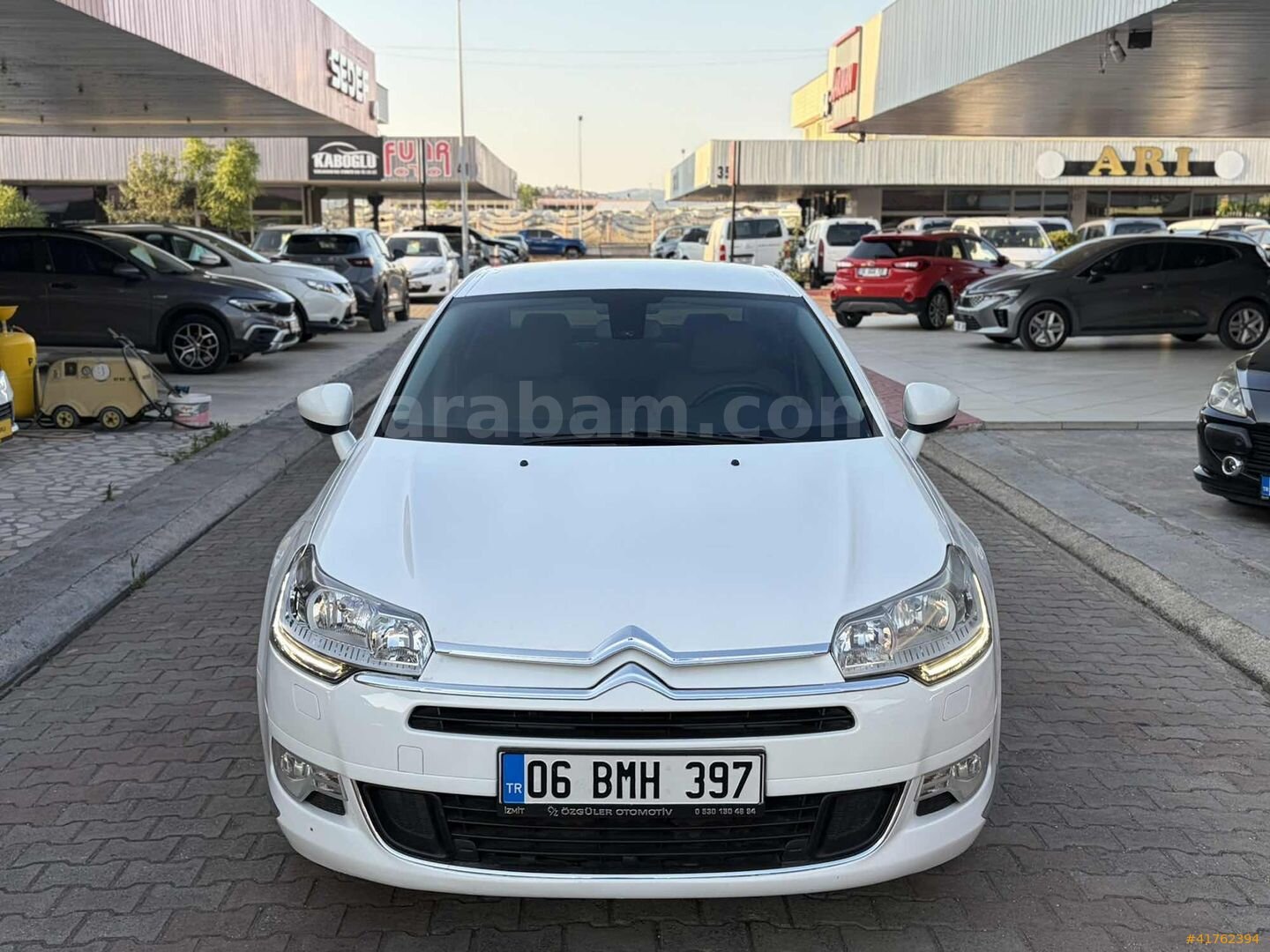Galeriden Citroen C5 1.6 e-HDi Confort 2015 Model Kocaeli 220.000 km Beyaz 3