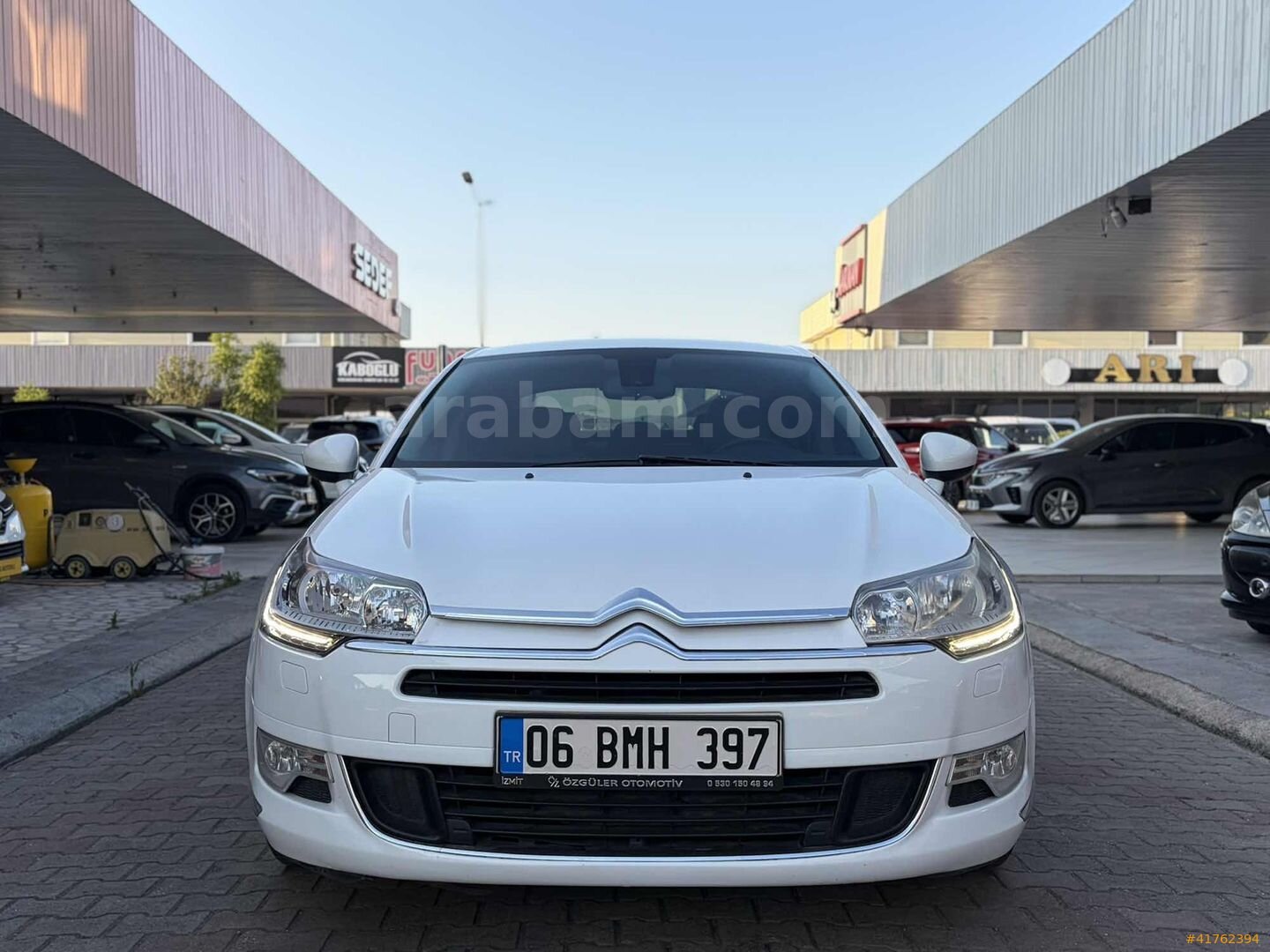 Galeriden Citroen C5 1.6 e-HDi Confort 2015 Model Kocaeli 220.000 km Beyaz 4
