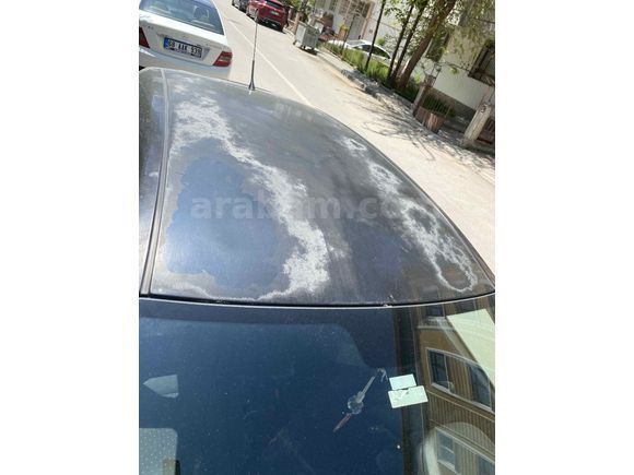 Takasa acık sedan araçlarla

