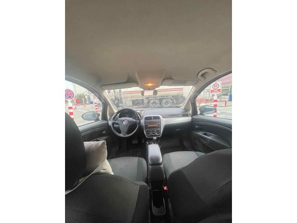 Takasa acık sedan araçlarla
