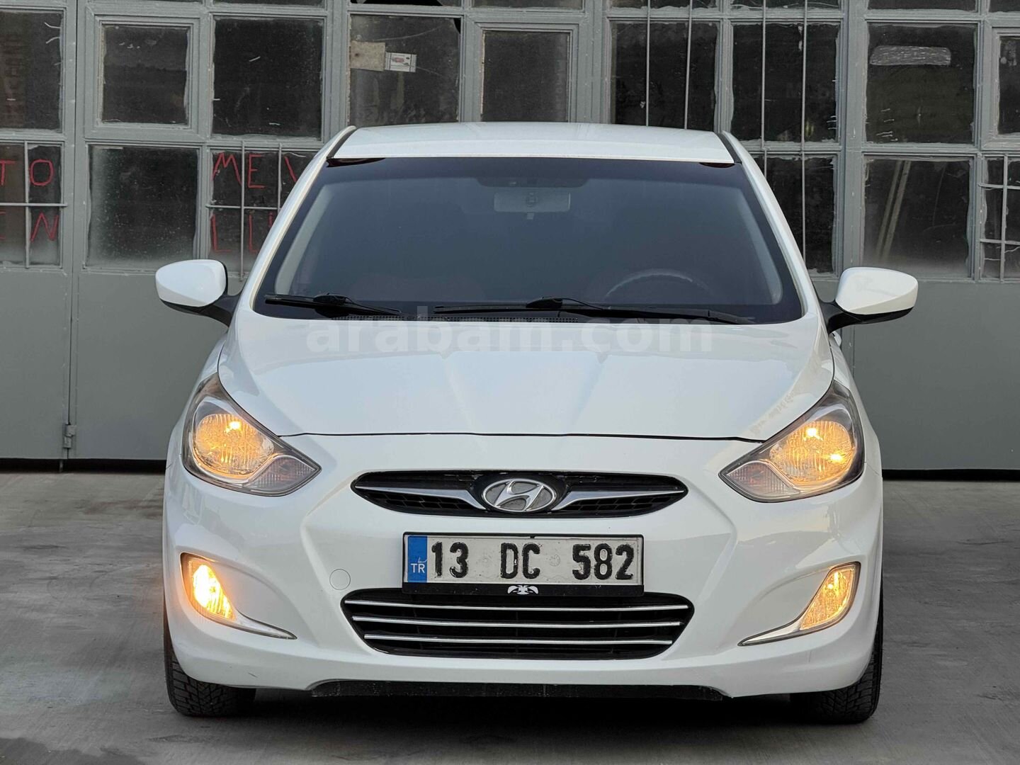 Galeriden Hyundai Accent Blue 1.4 CVVT Mode 2011 Model Afyonkarahisar 213.000 km Beyaz 1