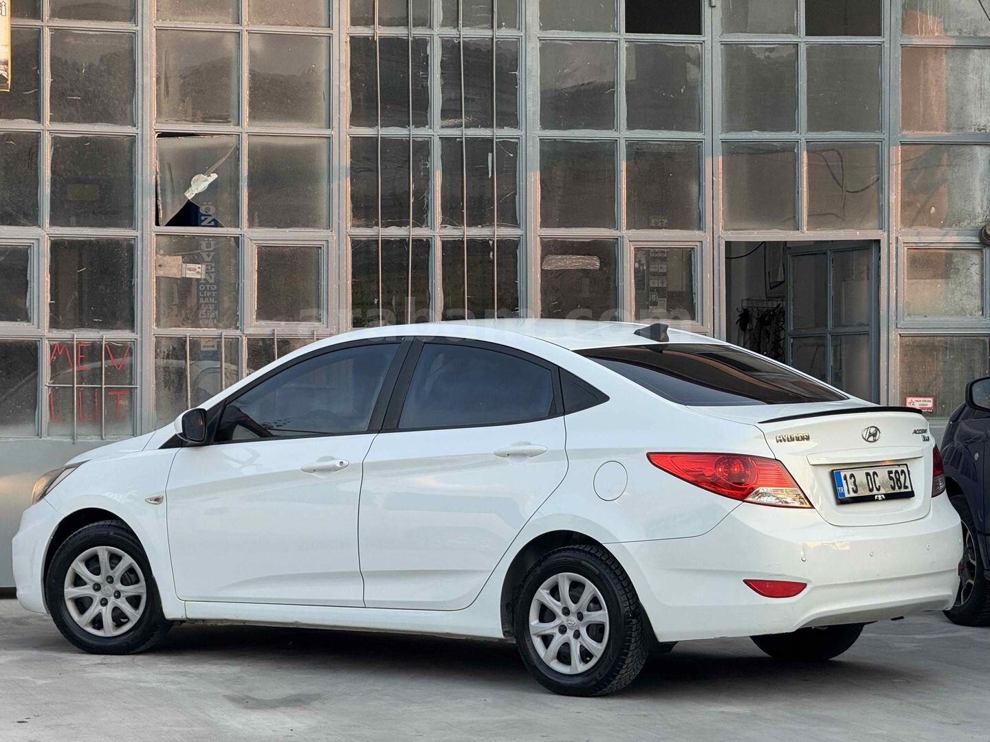 Galeriden Hyundai Accent Blue 1.4 CVVT Mode 2011 Model Afyonkarahisar 213.000 km Beyaz 6