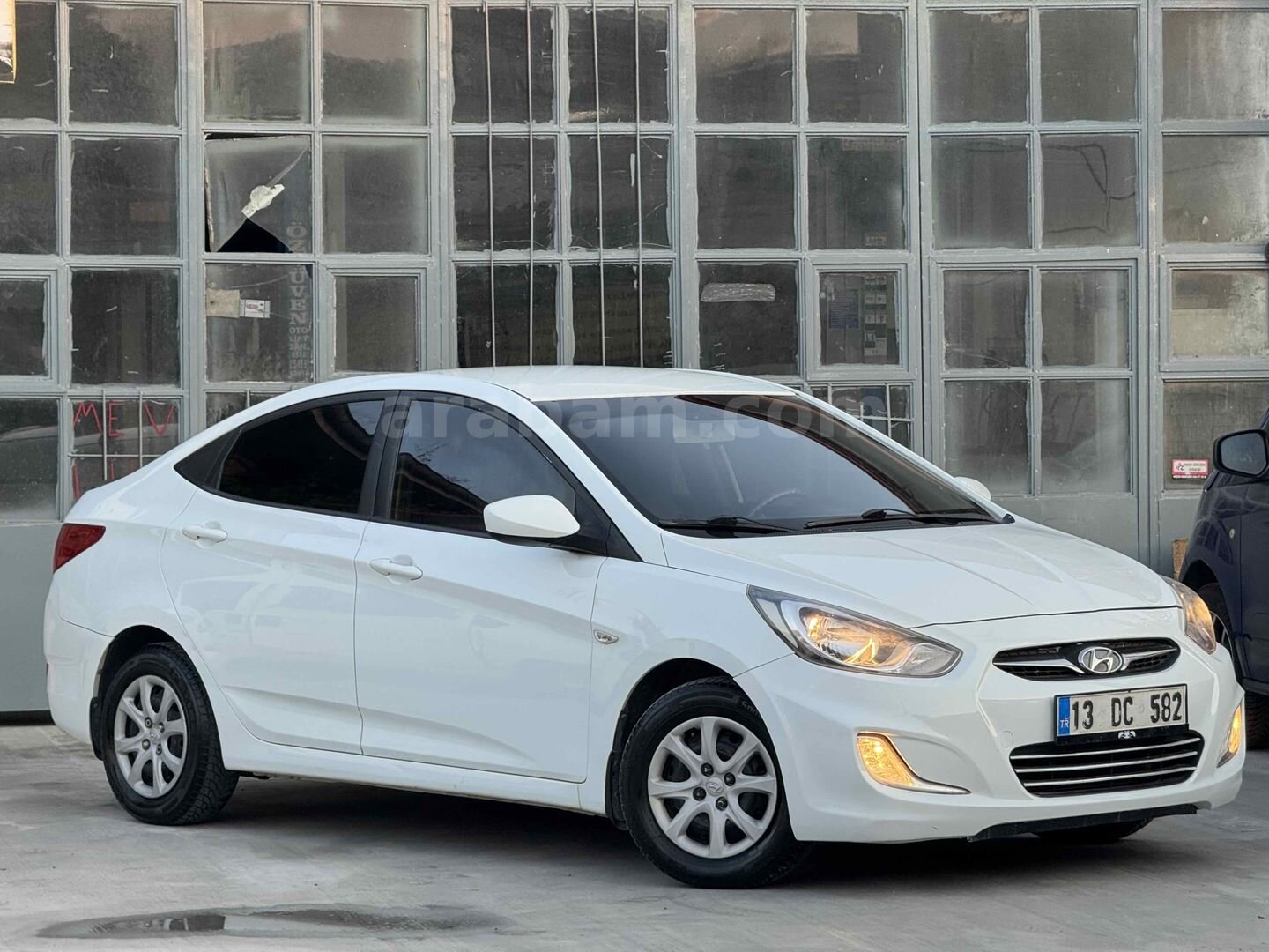 Galeriden Hyundai Accent Blue 1.4 CVVT Mode 2011 Model Afyonkarahisar 213.000 km Beyaz 3