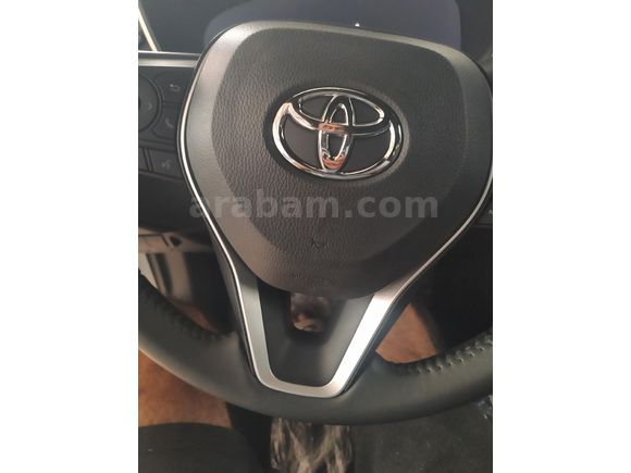 Sahibinden Toyota Corolla Cross 1.8 Hybrid Flame X-Pack 2024 Model  6.000 km Beyaz