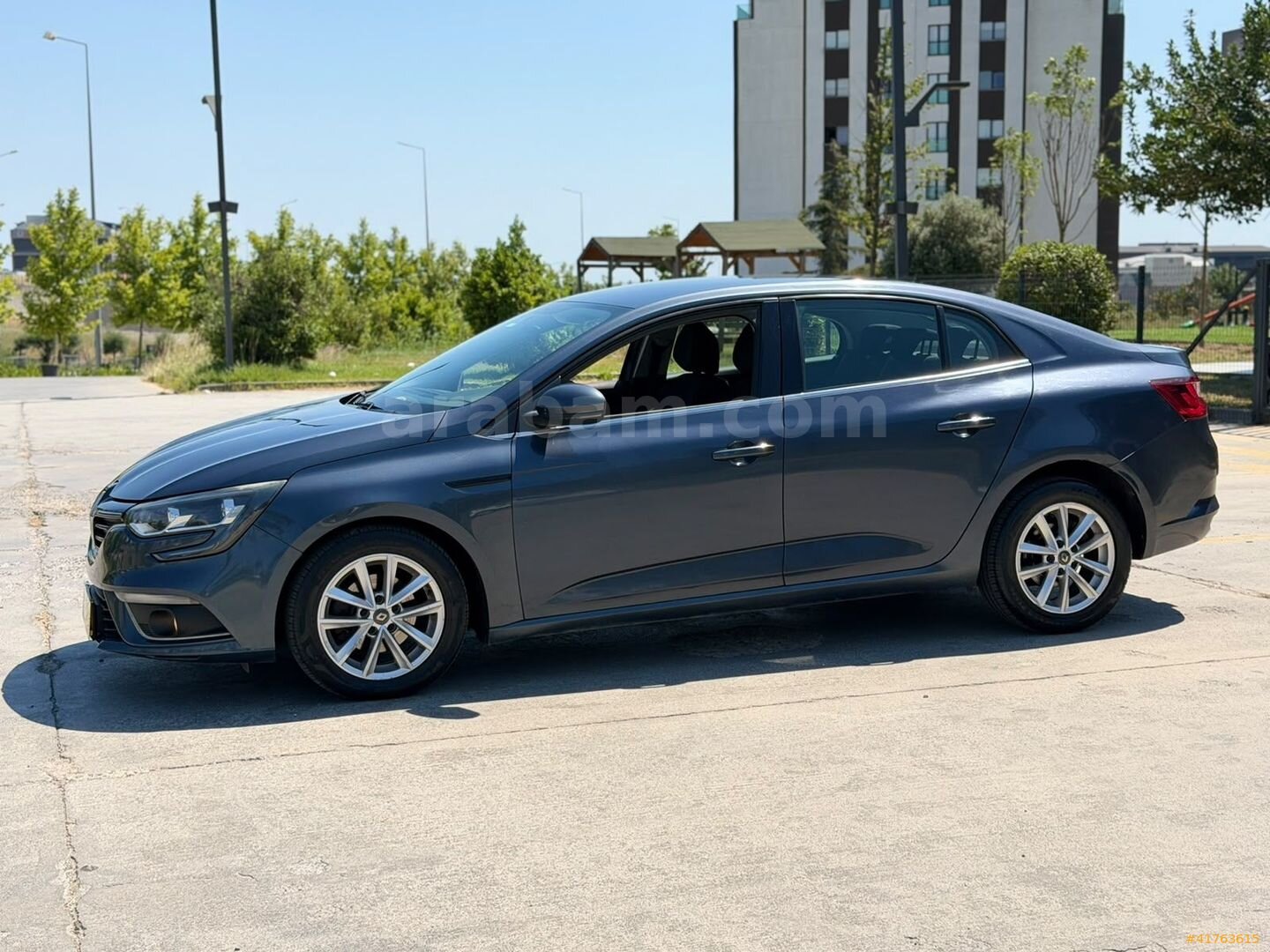 Galeriden Renault Megane 1.5 dCi Touch 2018 Model İstanbul 129.000 km Gri 7
