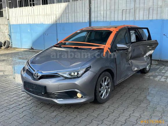 80 BİN KM'DE,FUL SERVİS BAKIMLI,CAM TAVANLI FUL PAKET AURİS