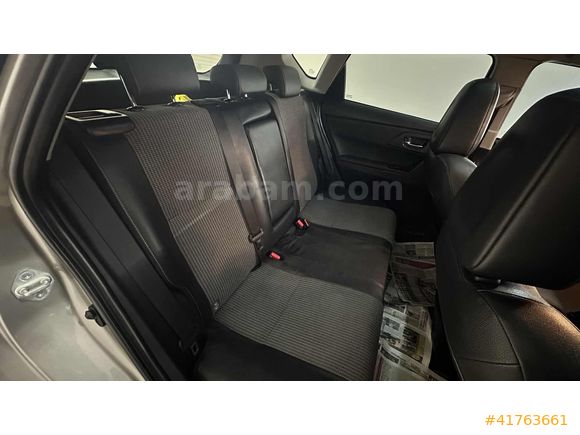 80 BİN KM'DE,FUL SERVİS BAKIMLI,CAM TAVANLI FUL PAKET AURİS