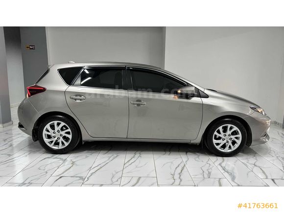 80 BİN KM'DE,FUL SERVİS BAKIMLI,CAM TAVANLI FUL PAKET AURİS