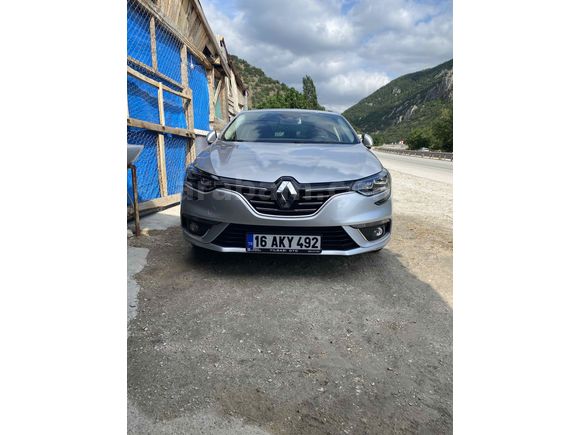  Renault Megane 1.3 TCe Icon 