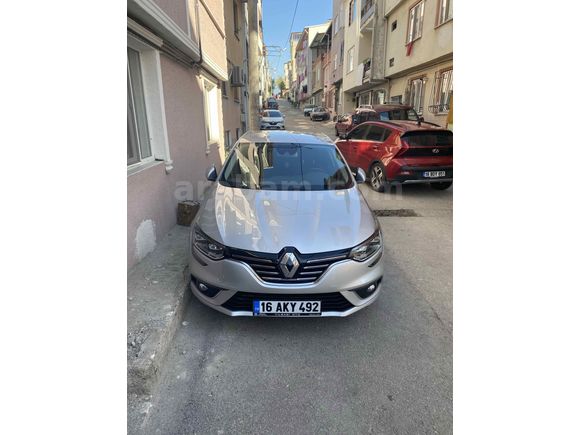  Renault Megane 1.3 TCe Icon 