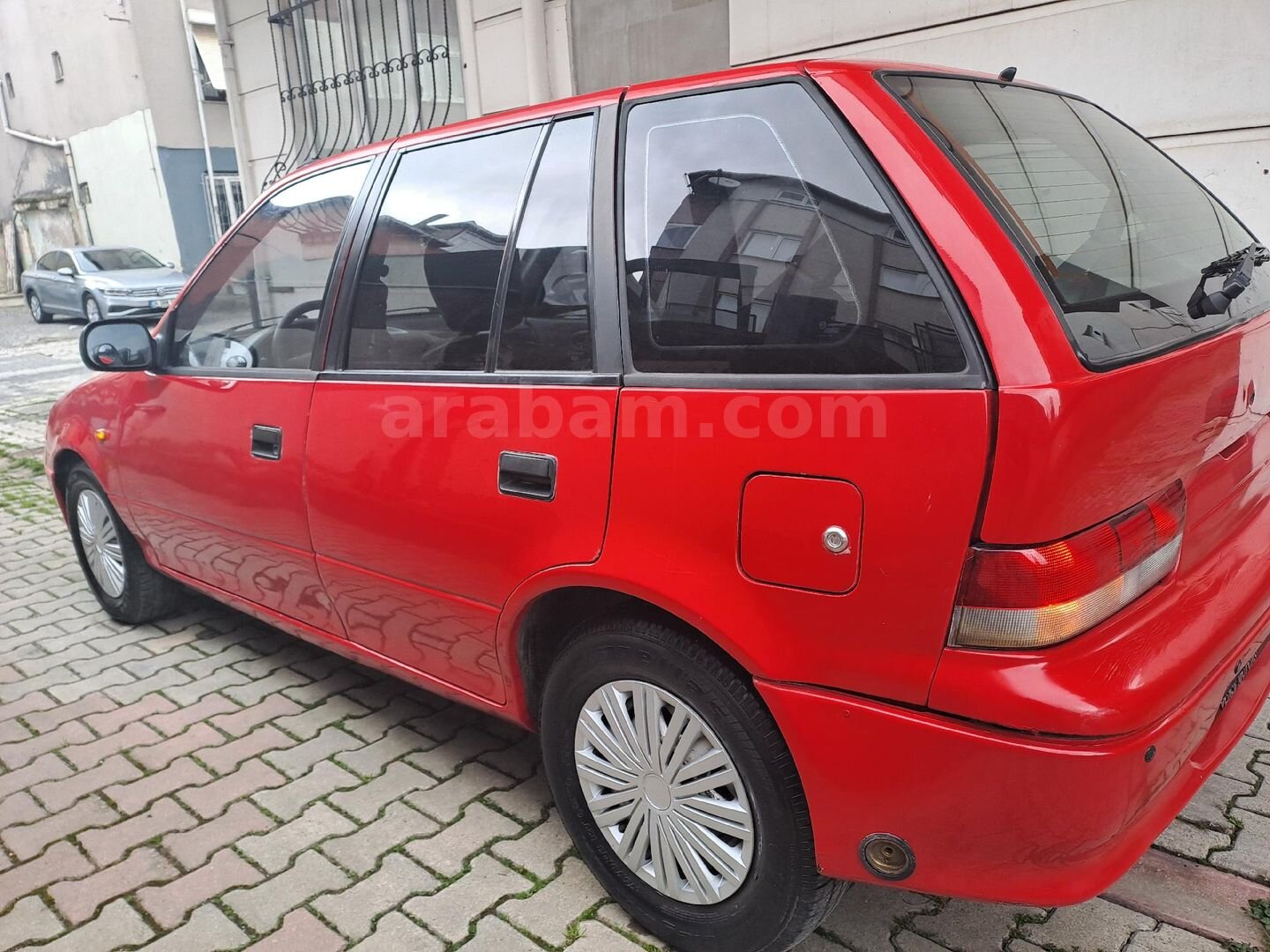 Sahibinden Suzuki Swift 1.3 GLX 2000 Model İstanbul 168.000 km Kırmızı 4