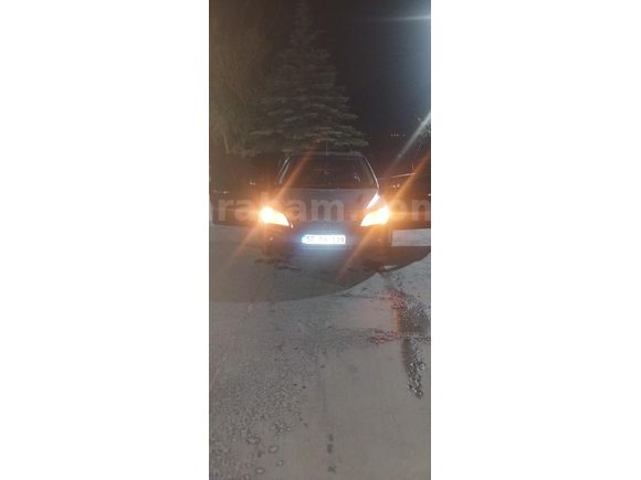 Sahibinden Ford Focus 1.6 TDCi Ghia Makam Paket 2005 Model