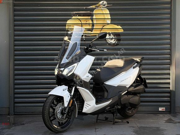 DRN MOTOSİKLET-HATASIZ BOYASIZ SIFIR AYARINDA SYM JOYRİDE 300