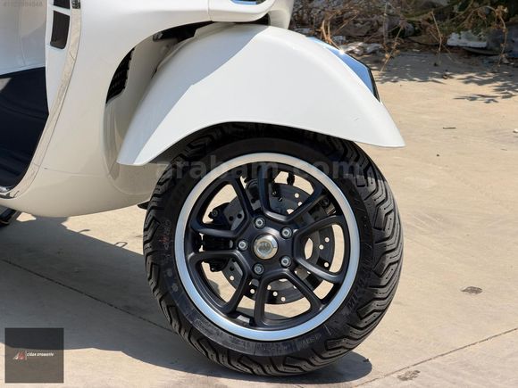 BOYASIZ 2025 ÇIKIŞLI VESPA GTS 250 SÜPER