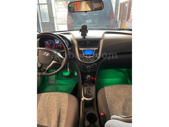 Sahibinden Hyundai Accent Blue 1.6 CRDI Mode 2013 Model 