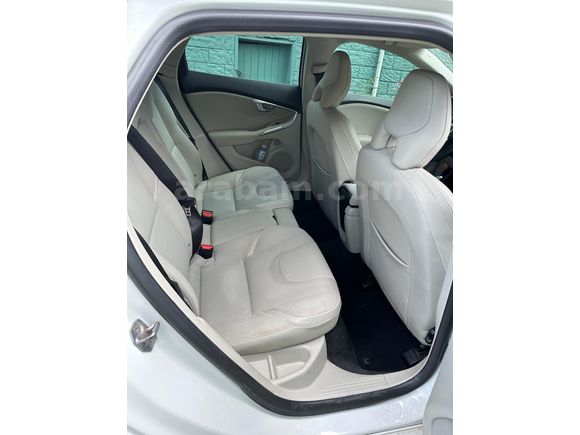 Sahibinden Volvo V40 1.6 D Advance 2014 Model