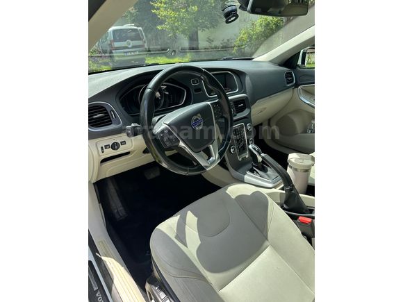 Sahibinden Volvo V40 1.6 D Advance 2014 Model