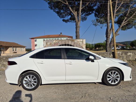 Sahibinden Toyota Corolla 1.5 Dream 2022 Model