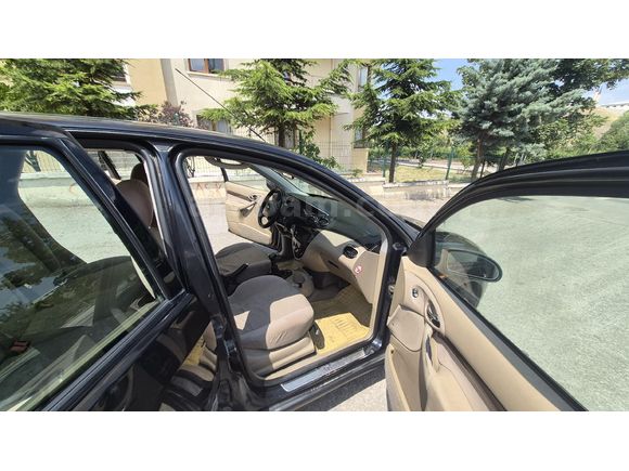 Galeriden Ford Focus 1.6 Ghia 2001 Model Ankara