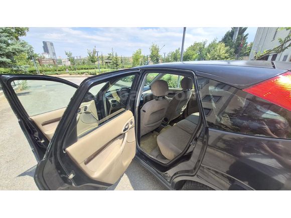 Galeriden Ford Focus 1.6 Ghia 2001 Model Ankara