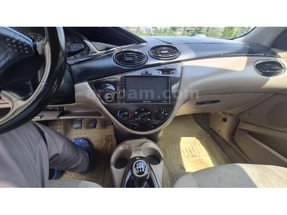 Galeriden Ford Focus 1.6 Ghia 2001 Model Ankara