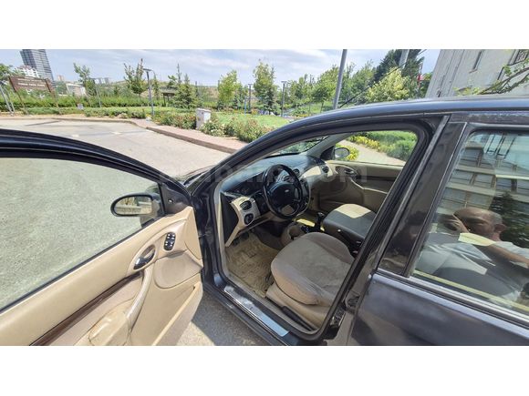 Galeriden Ford Focus 1.6 Ghia 2001 Model Ankara