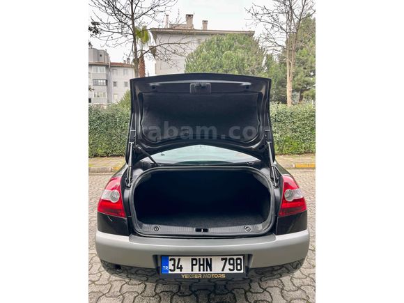 Galeriden Renault Megane 1.6 Privilege 2005 Model İstanbul