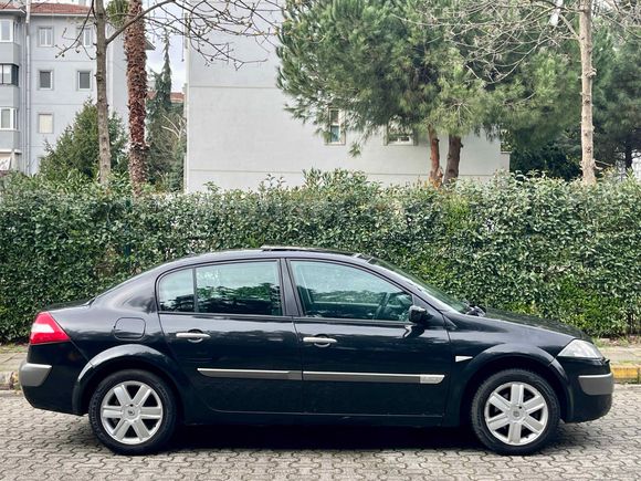 Galeriden Renault Megane 1.6 Privilege 2005 Model İstanbul