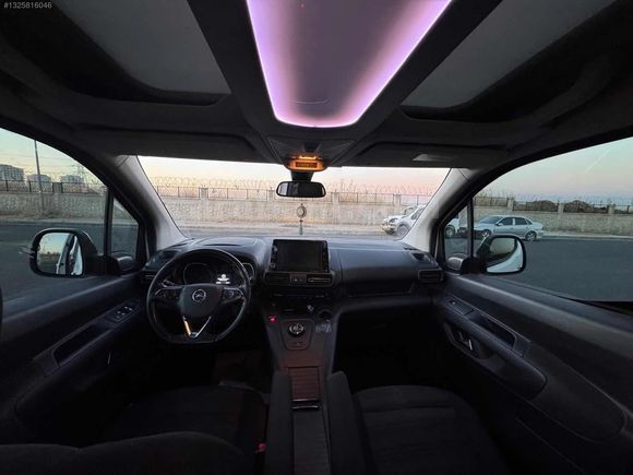 ÇİÇEKÇİ AUTO 'DAN CAM TAVANLI COMBO