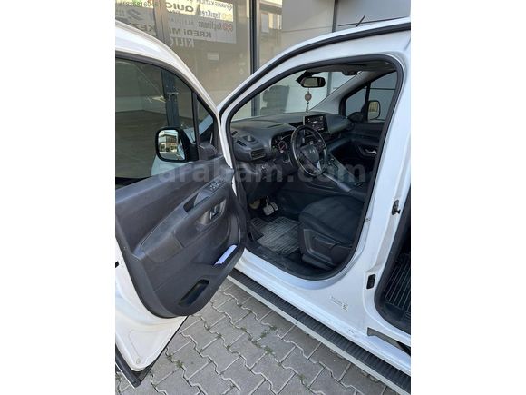 ÇİÇEKÇİ AUTO 'DAN CAM TAVANLI COMBO
