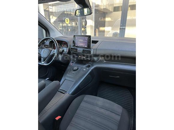 ÇİÇEKÇİ AUTO 'DAN CAM TAVANLI COMBO