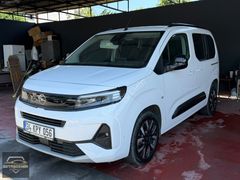 ÖZTAŞDEMİR'DEN 450 PEŞİNAT 12AY SENET 2'69 2024 OPEL COMBO