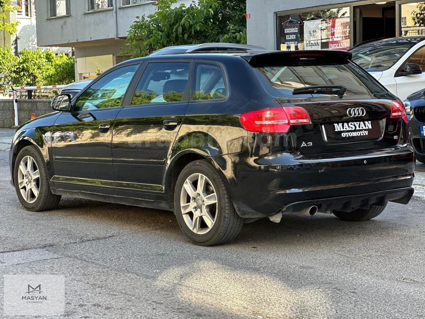 Galeriden Audi A3 Sportback 1.6 Attraction 2010 Model İstanbul 170.000 km Siyah 7