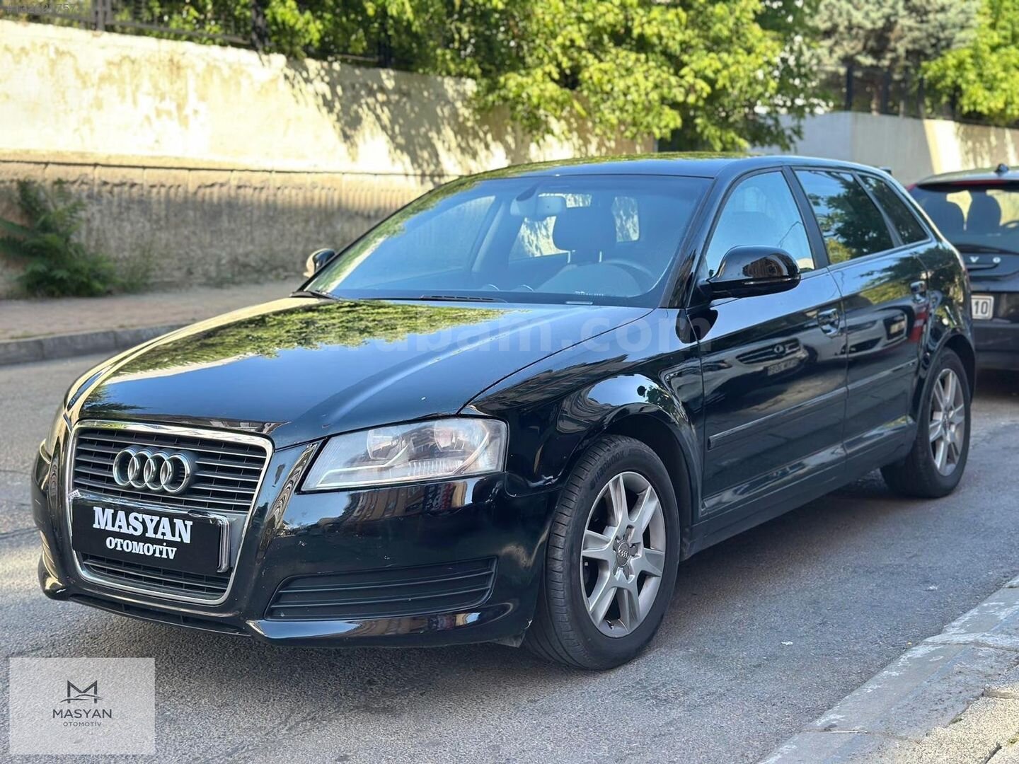 Galeriden Audi A3 Sportback 1.6 Attraction 2010 Model İstanbul 170.000 km Siyah 4