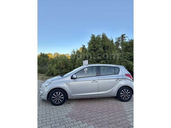 Sahibinden Hyundai i20 1.2 MPI Team 2011 Model 