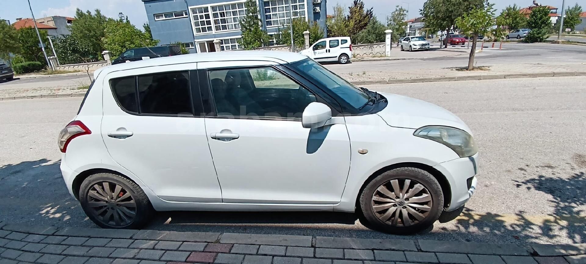 Sahibinden Suzuki Swift 1.2 GL 2012 Model Denizli 203.000 km Beyaz 2