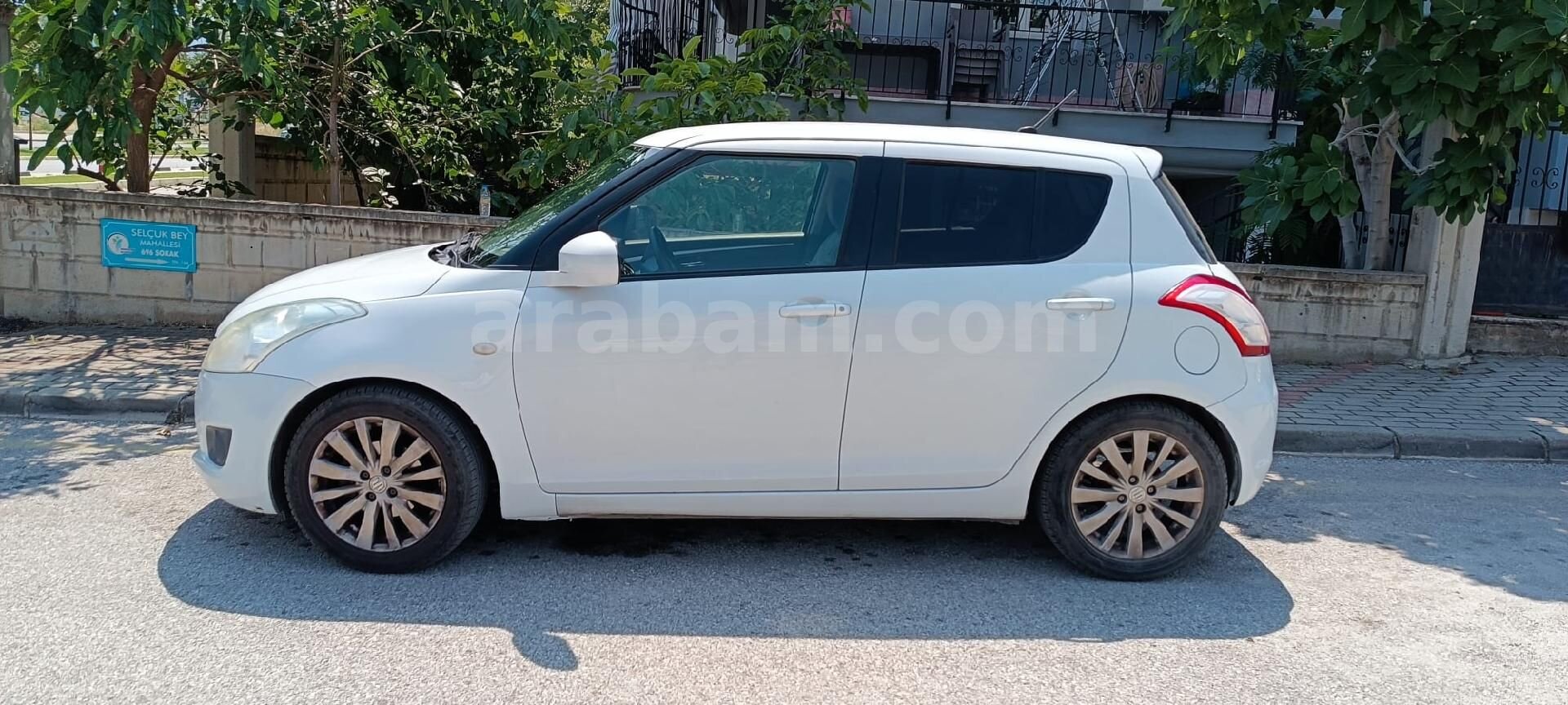Sahibinden Suzuki Swift 1.2 GL 2012 Model Denizli 203.000 km Beyaz 1