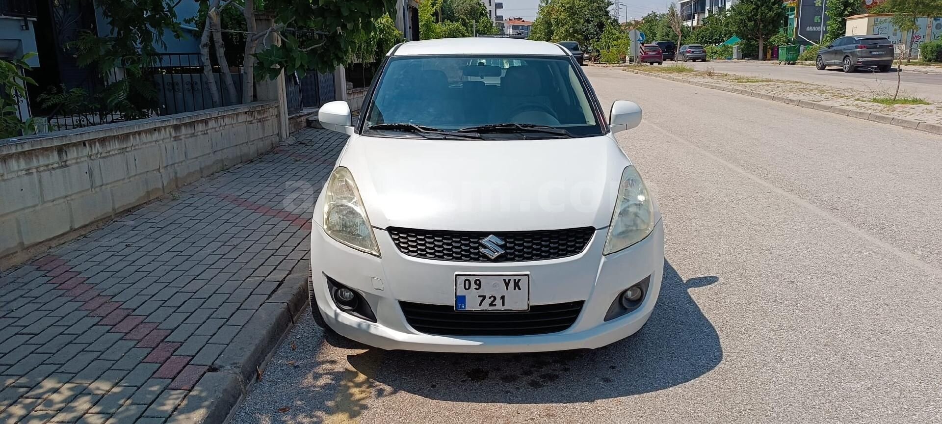 Sahibinden Suzuki Swift 1.2 GL 2012 Model Denizli 203.000 km Beyaz 3
